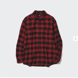 Men’s red black Buffalo check plaid flannel Sz Large Uniqlo button down NWOT